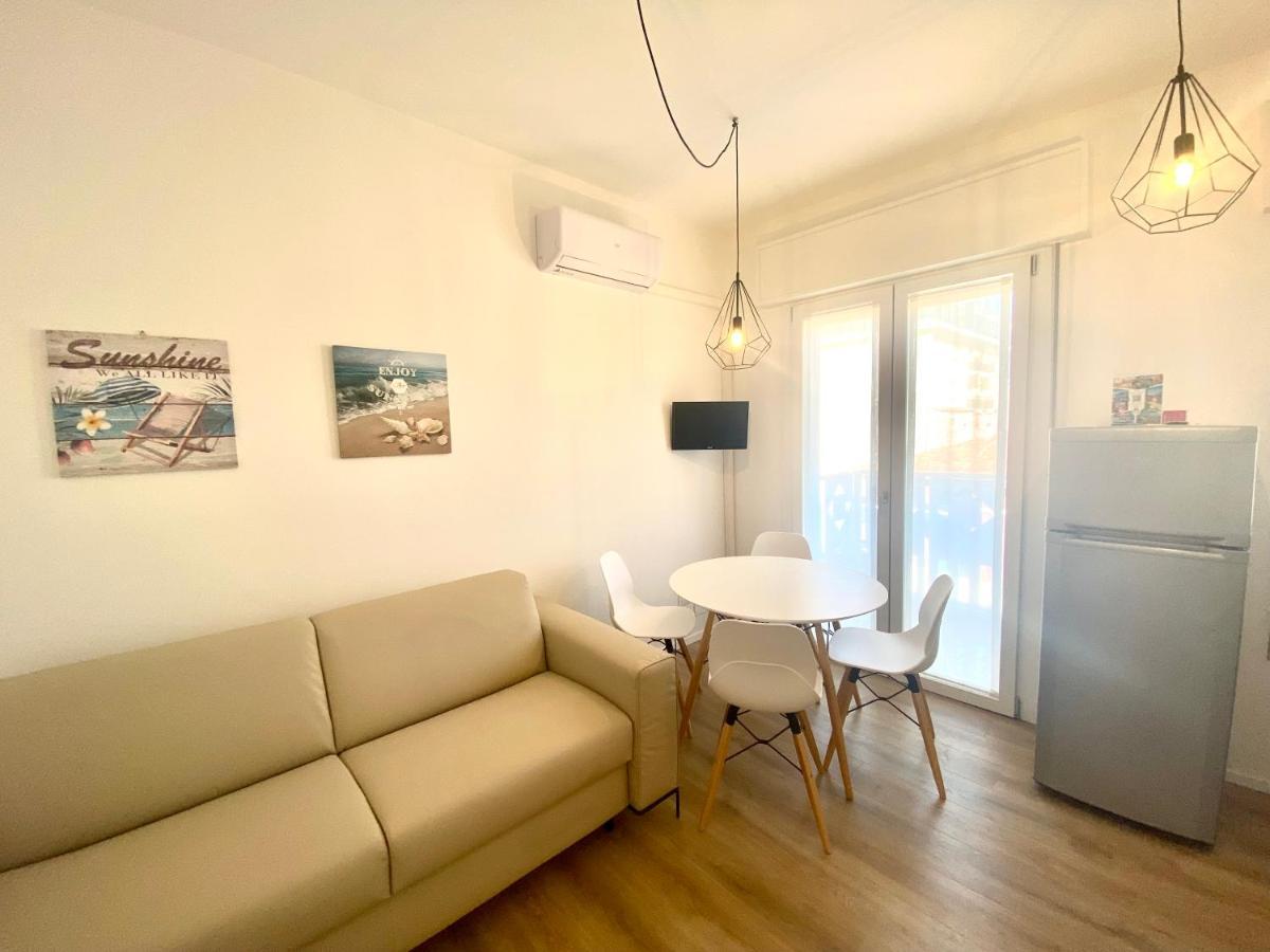 Ferienwohnung Maria Luisa - Piazza Mazzini - 30 Mt Dal Mare - Jesolo Exterior foto